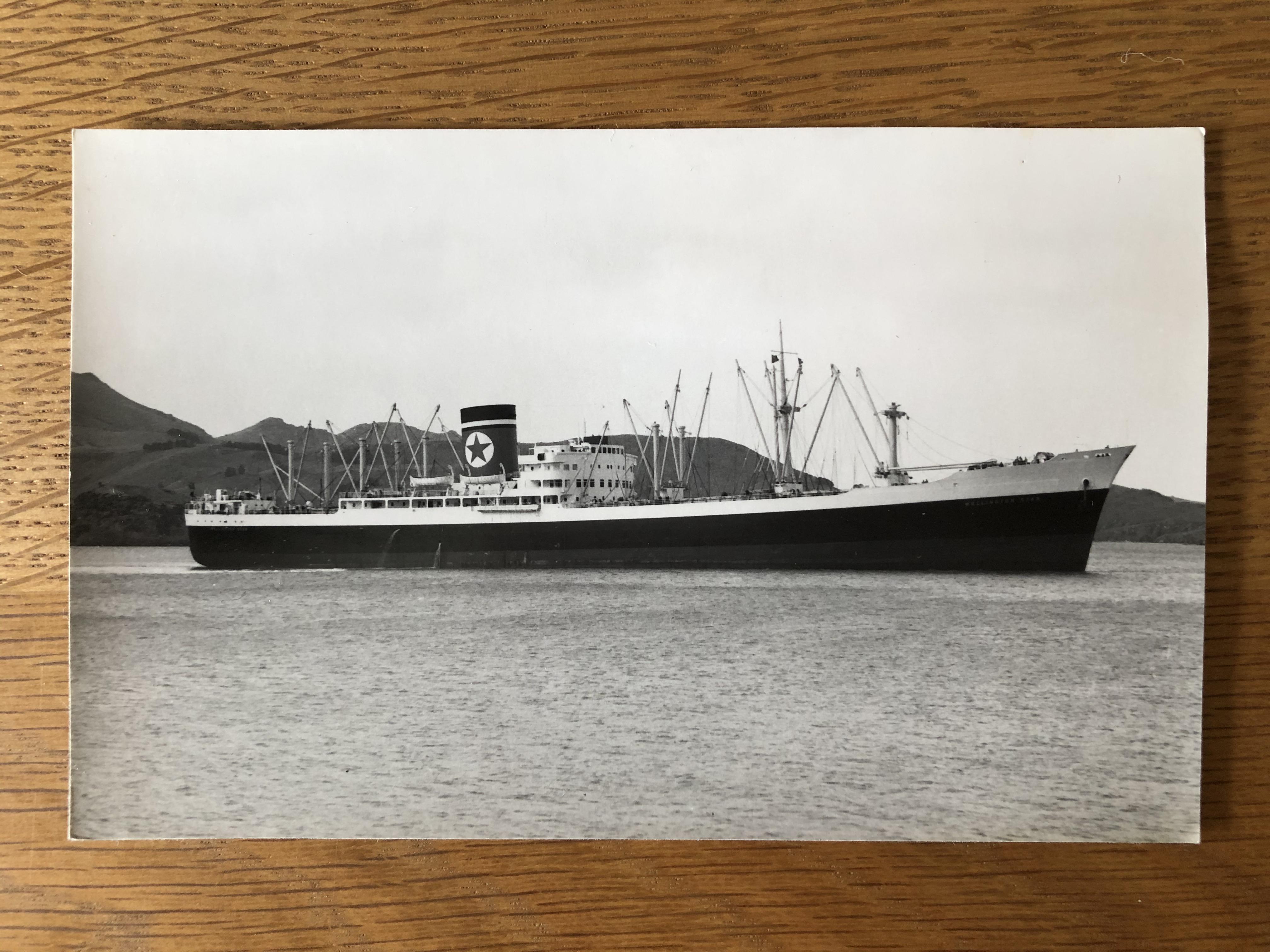 B/W PHOTOGRAPH OF THE BLUE STAR LINE VESSEL THE WELLINGTON STAR